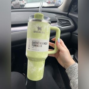 The flowstate STANLEY Quencher 2.0 limited edition color spill proof 40 oz